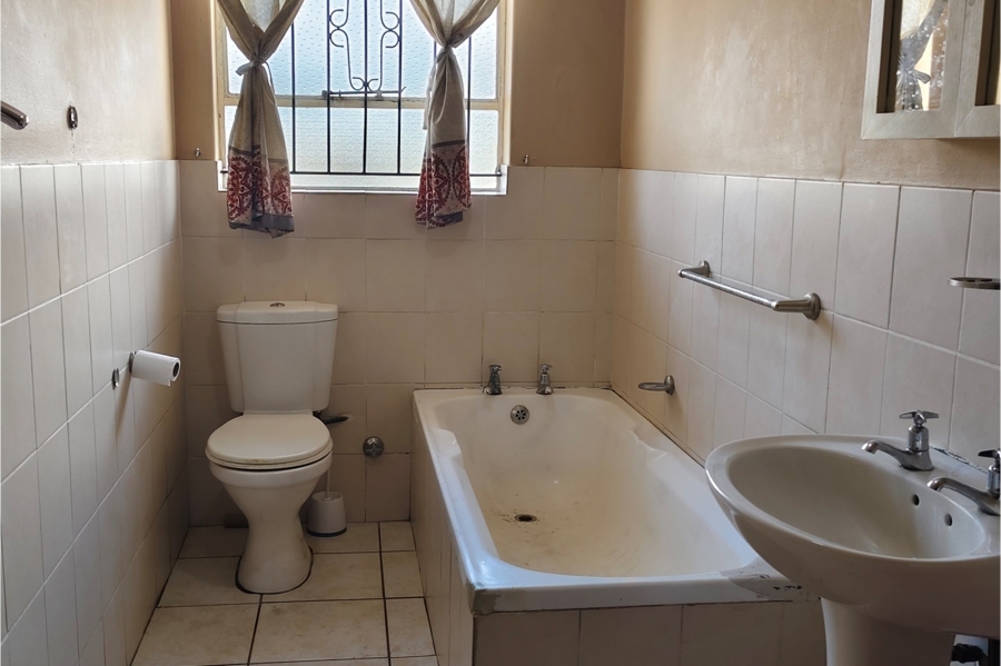 3 Bedroom Property for Sale in Pacaltsdorp Western Cape